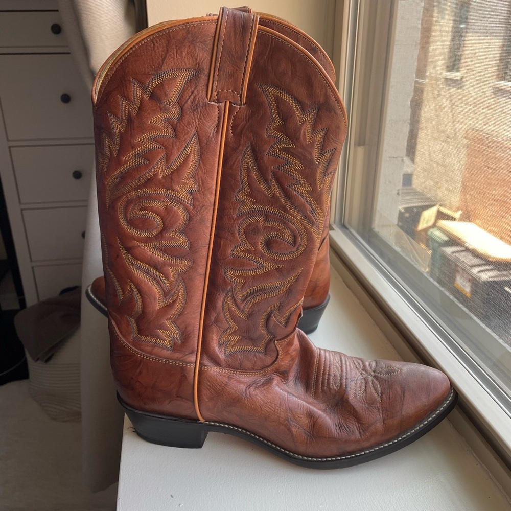 Men’s Justin’s cowboy boots
